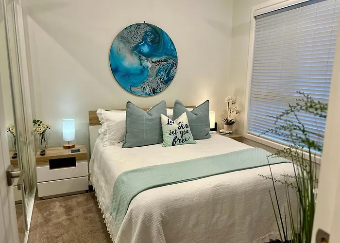 Woonona Family Beach Villa 2 Bedroom Brand New