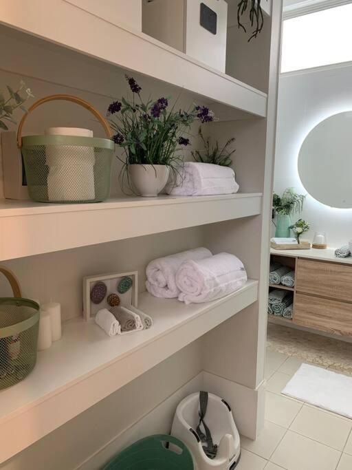 Family 2 Bedroom Brand New * Woonona